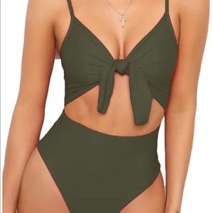Women’s bathing suit